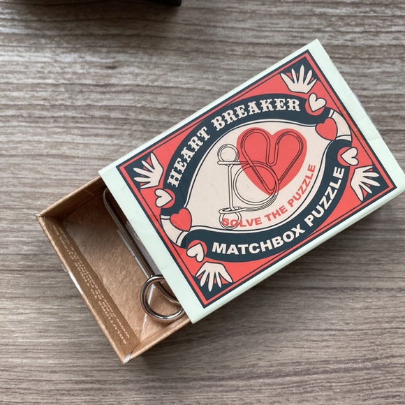 The museum Company twisted nail Heart Breaker brain teaser puzzles - Picture 13 of 16